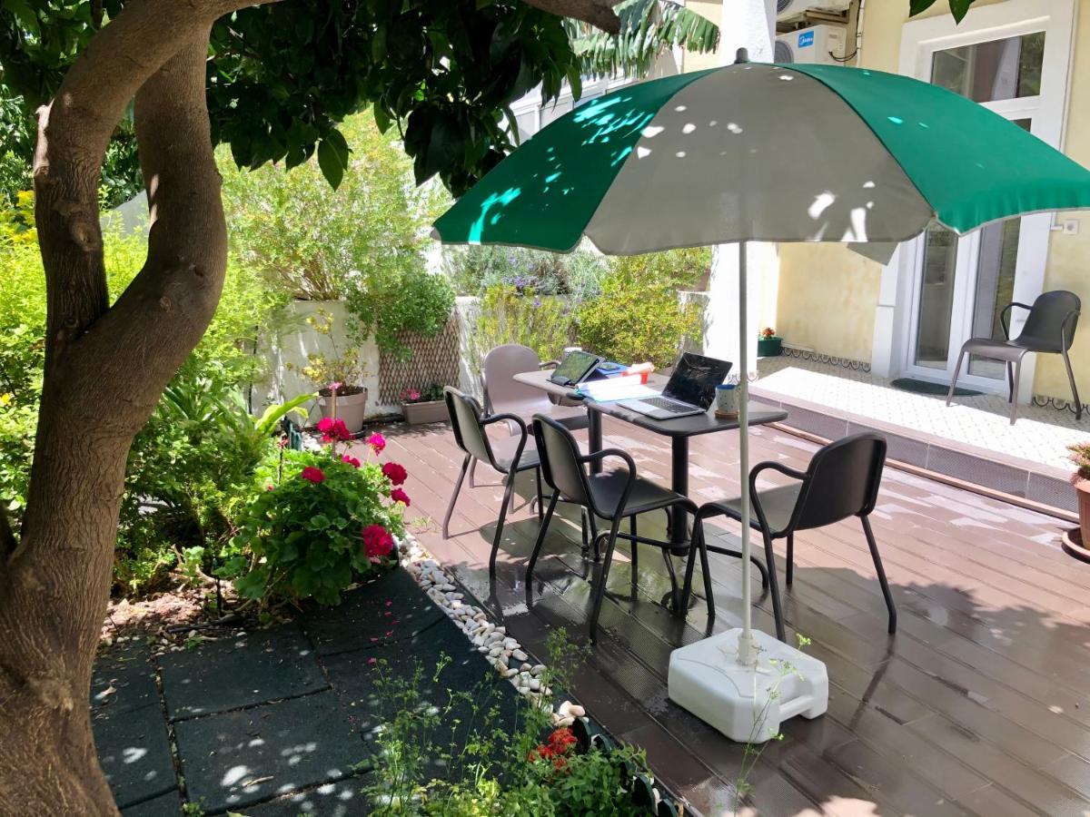 Sunny Orange Garden Apartment In Central Lisabona Exterior foto