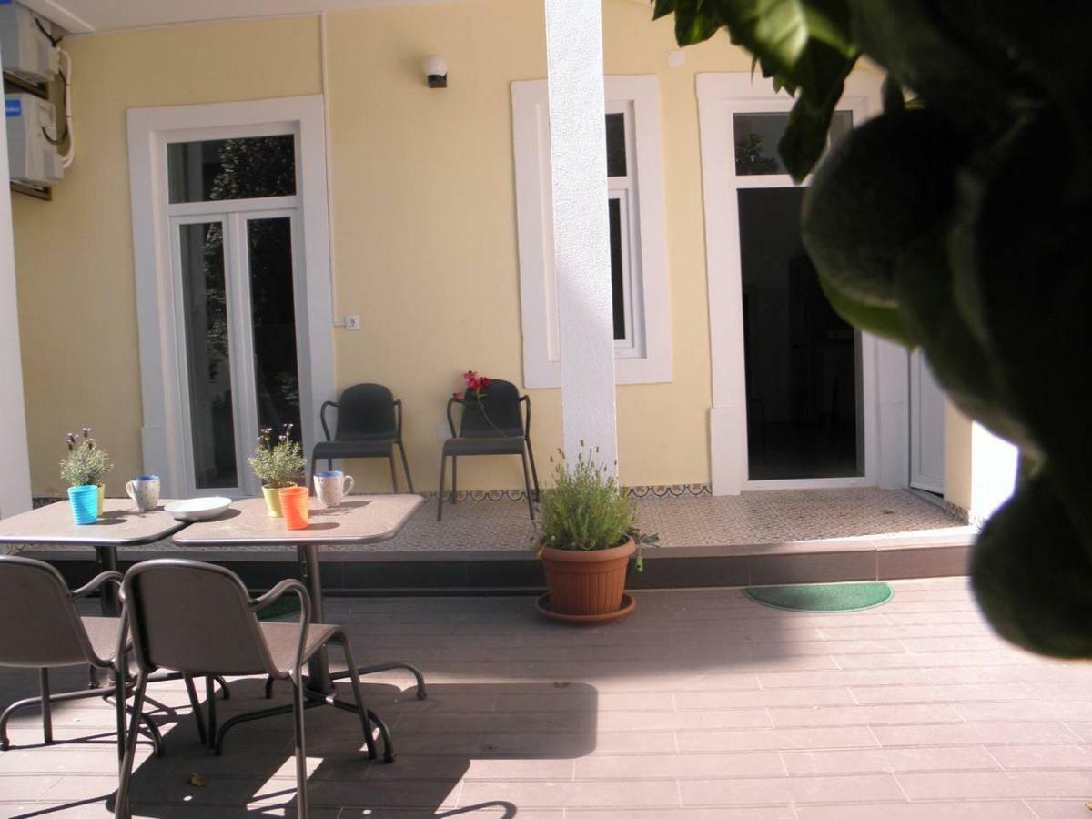Sunny Orange Garden Apartment In Central Lisabona Exterior foto